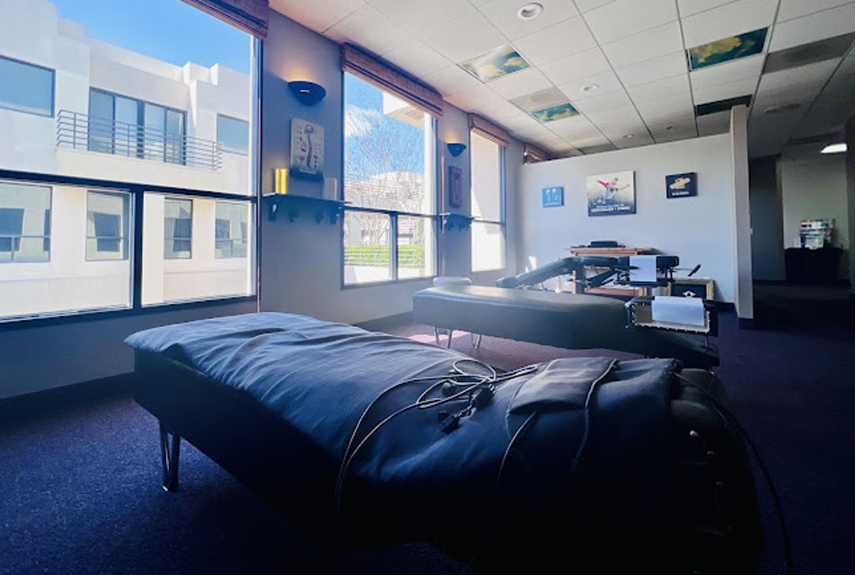 DeMoss Chiropractic In Newport Beach reception desk